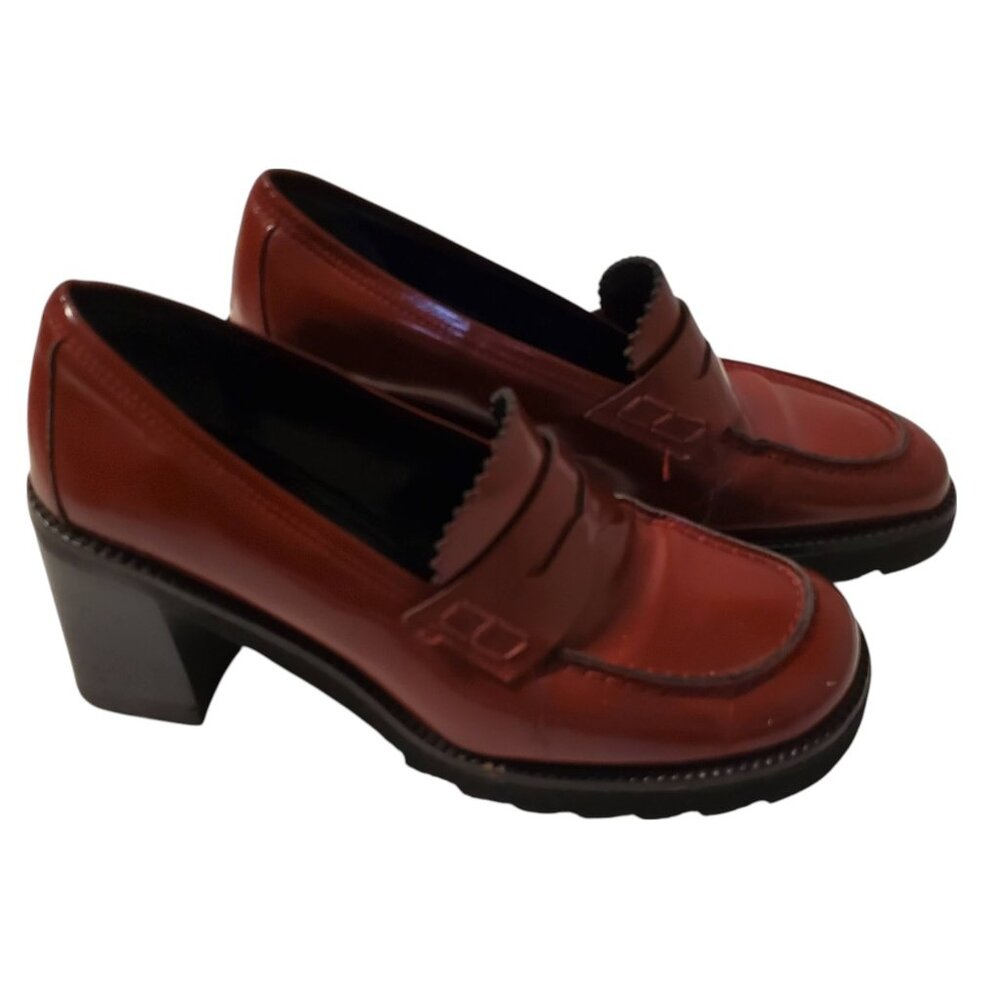 Donald Pliner patent leather loafer Sz 5.5